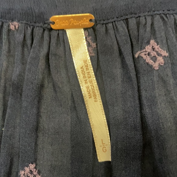 Free People, super cute navy tie-at-shoulders top, L NWT - Picture 10 of 11